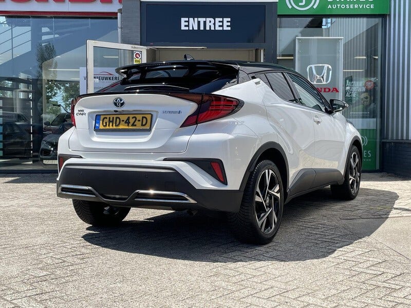 Toyota C-HR (2)