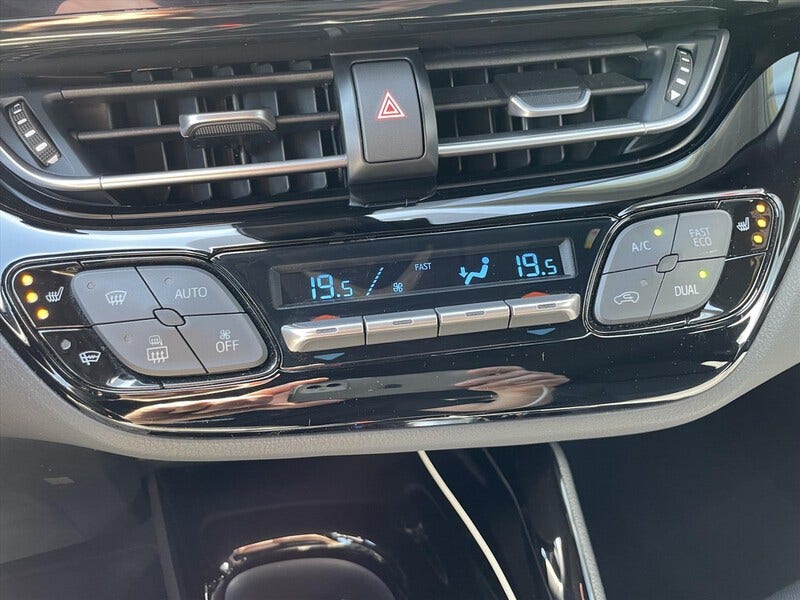 Toyota C-HR (9)