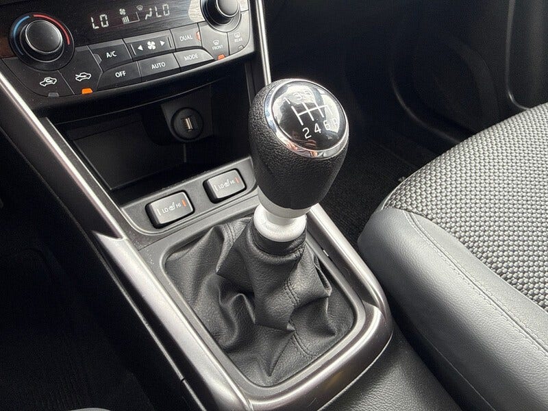 Suzuki Cross (16)