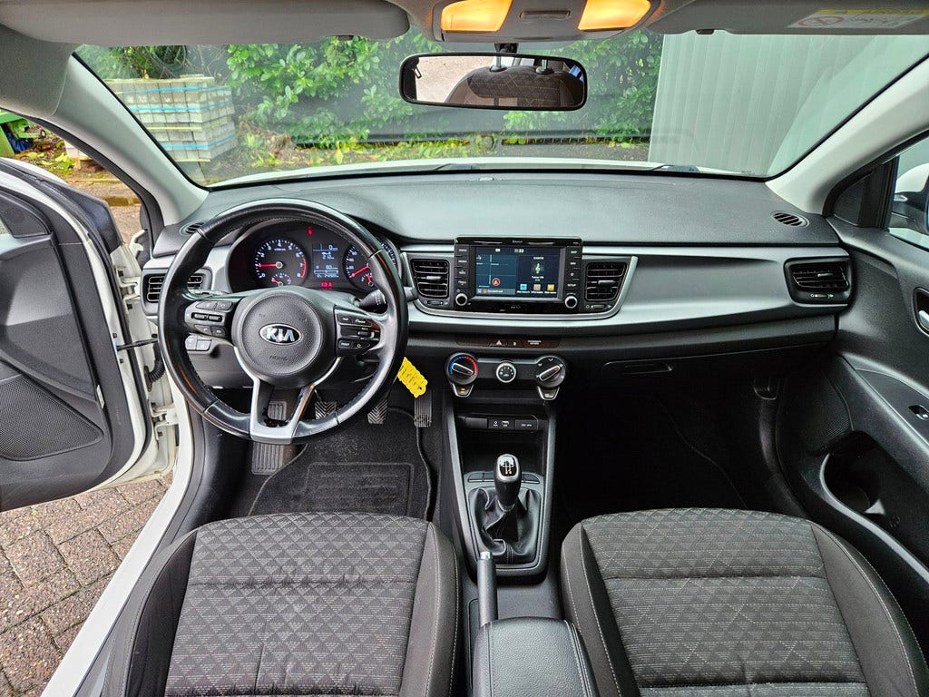 Kia Rio (4)