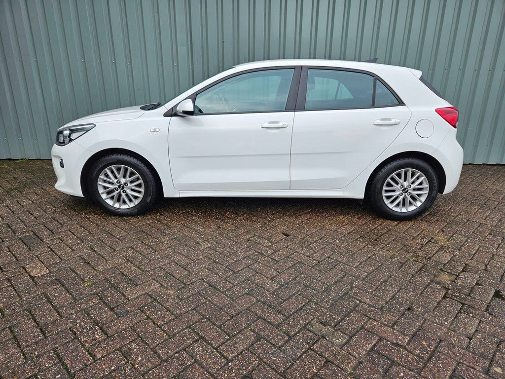 Kia Rio (8)