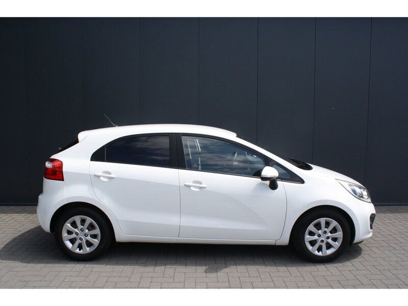 Kia Rio (2)