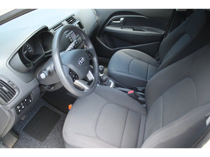 Kia Rio (14)