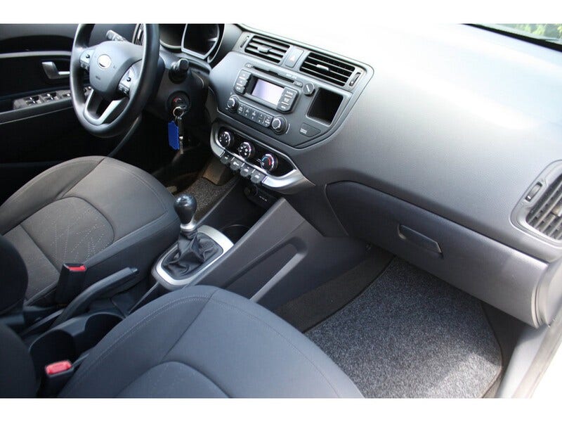 Kia Rio (22)