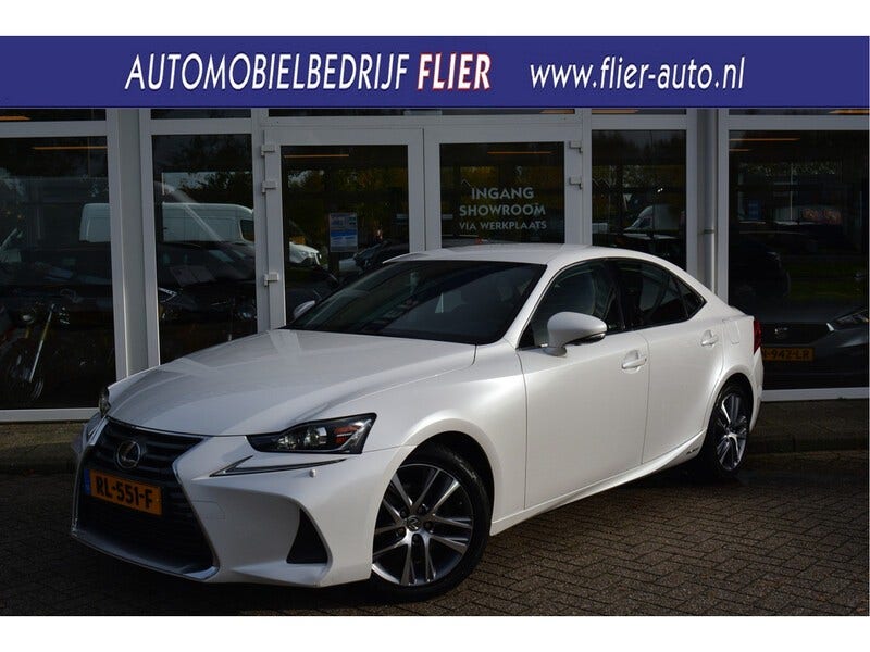 Lexus IS