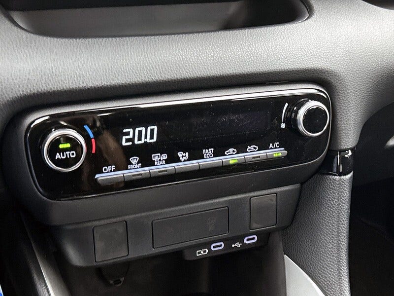 Toyota Yaris (10)