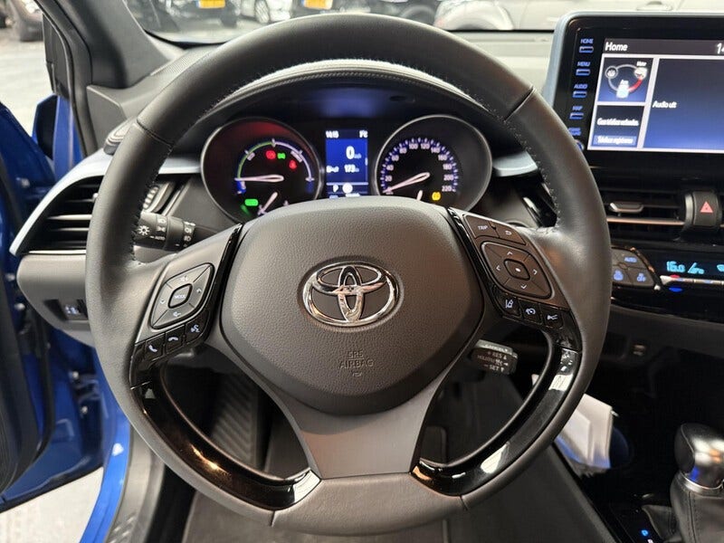 Toyota C-HR (2)