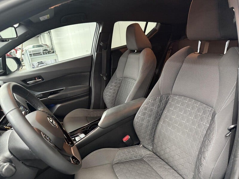 Toyota C-HR (4)