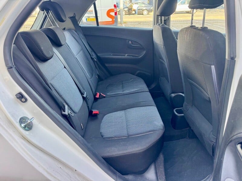 Kia Picanto (12)