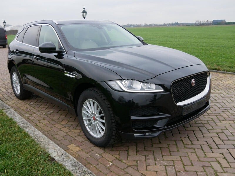Jaguar F PACE