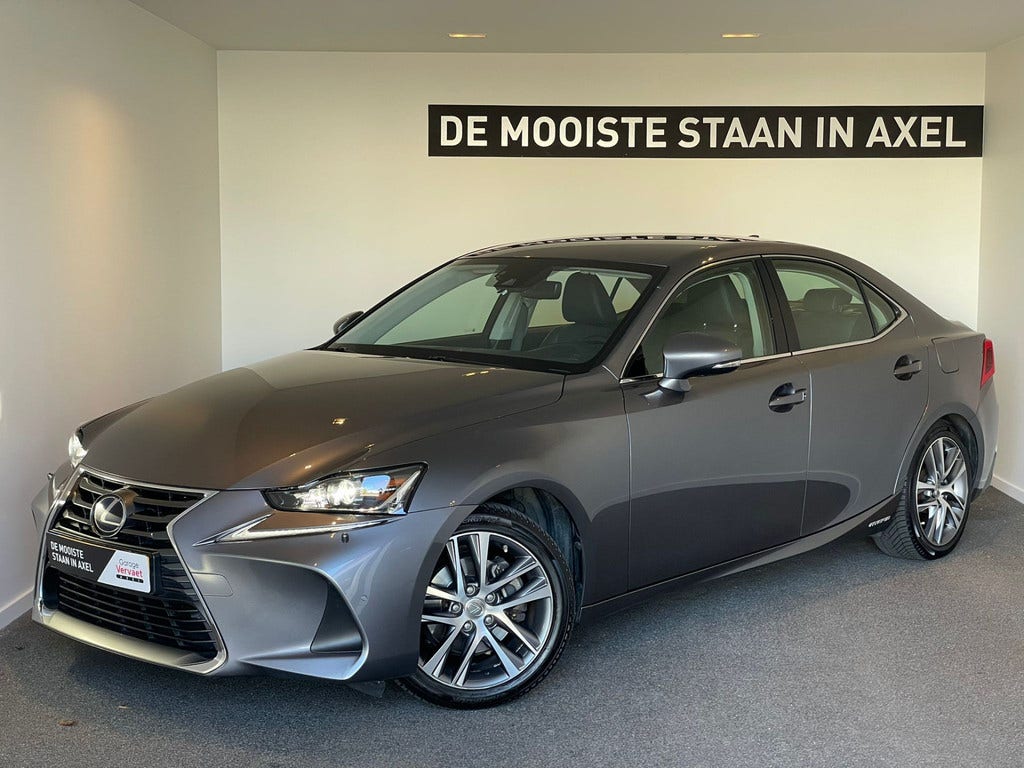 Lexus IS