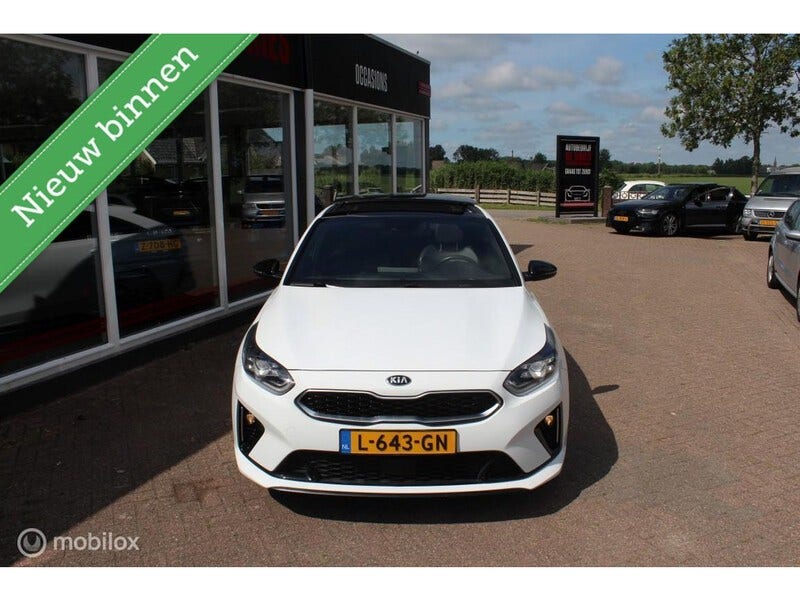 Kia ProCeed (2)