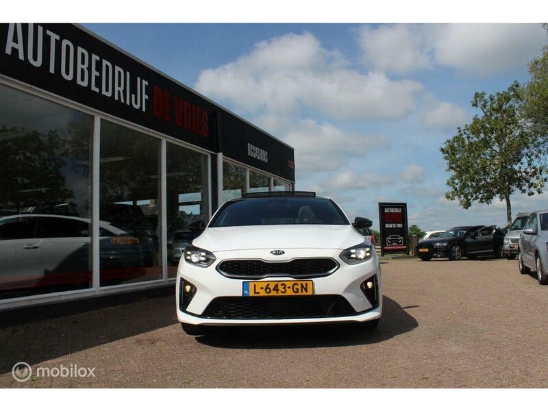 Kia ProCeed (4)