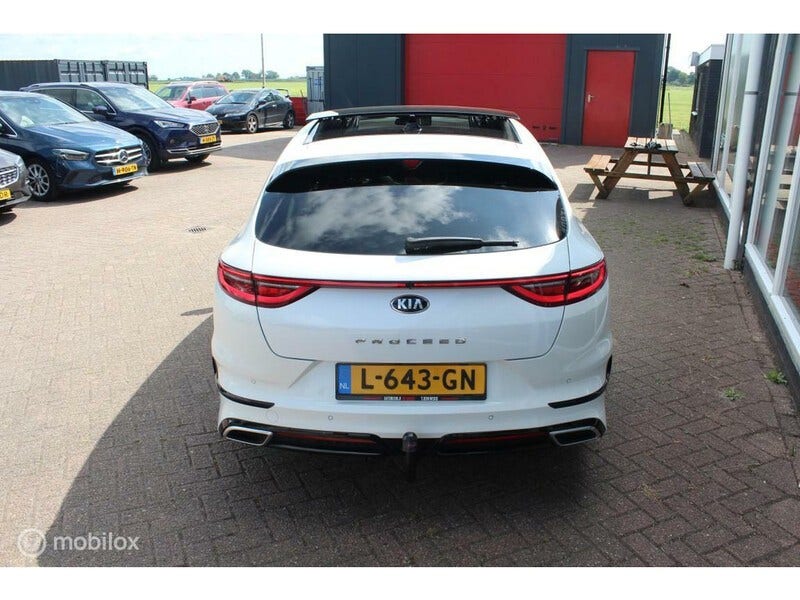 Kia ProCeed (8)