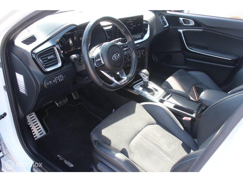 Kia ProCeed (10)