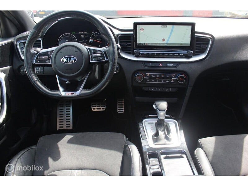 Kia ProCeed (11)