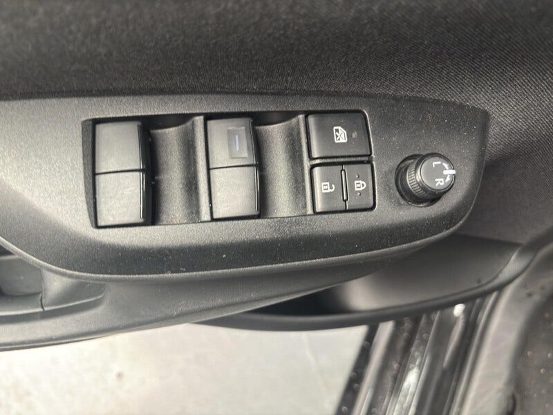 Toyota Yaris (4)