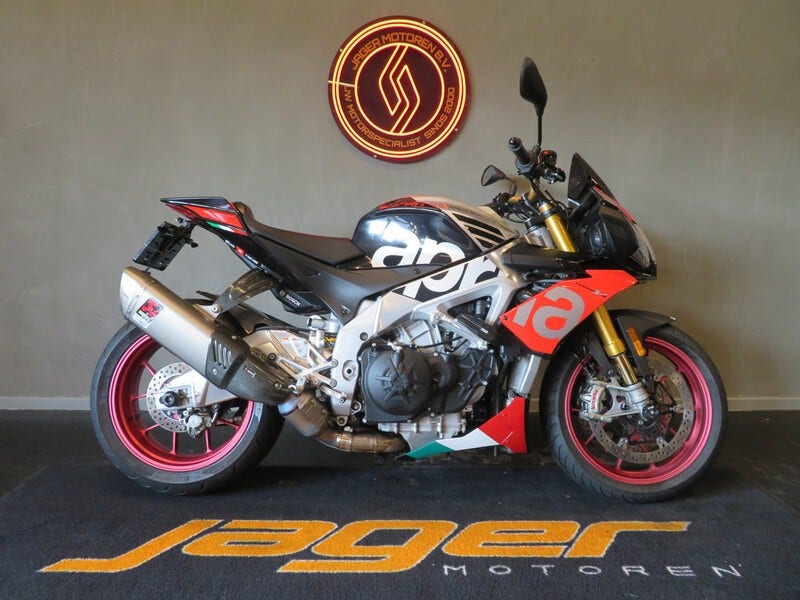 Aprilia Tuono V4