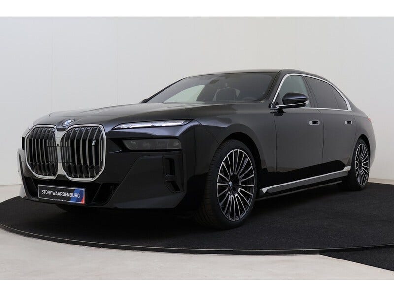 BMW i7