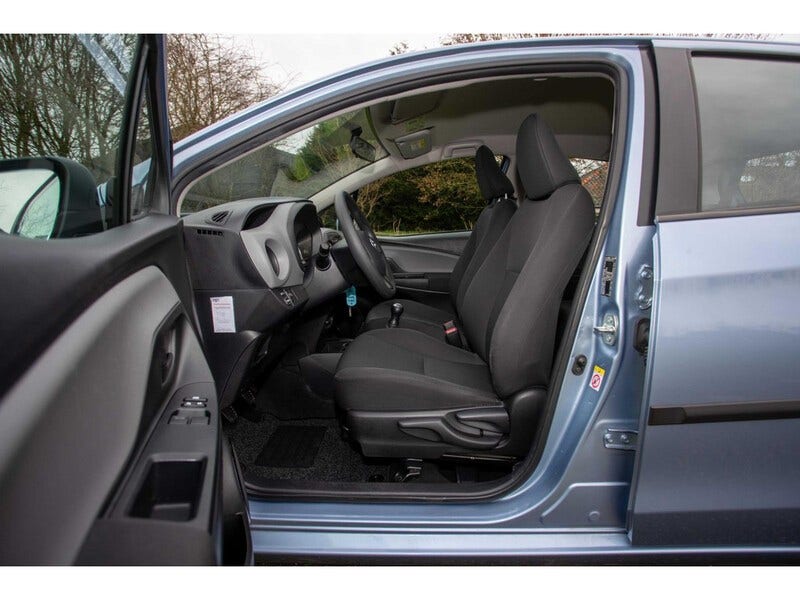 Toyota Yaris (12)
