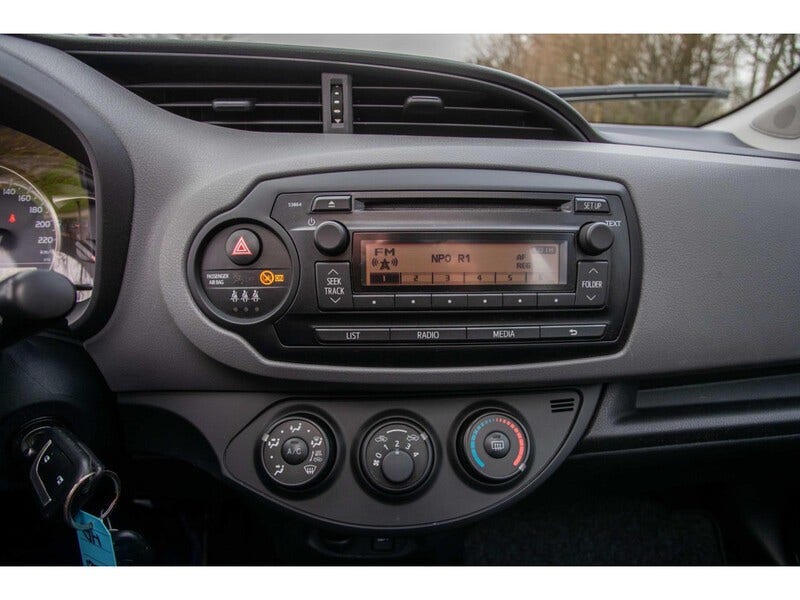 Toyota Yaris (17)