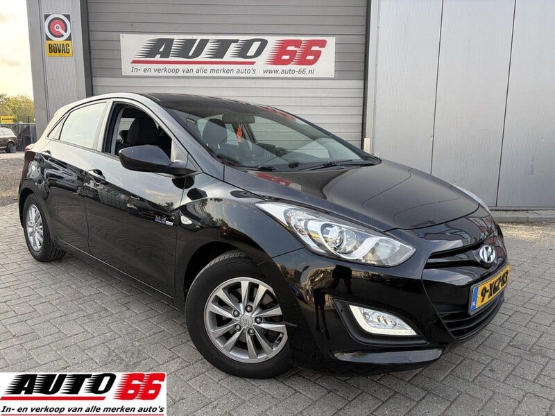 Hyundai i30 (2)