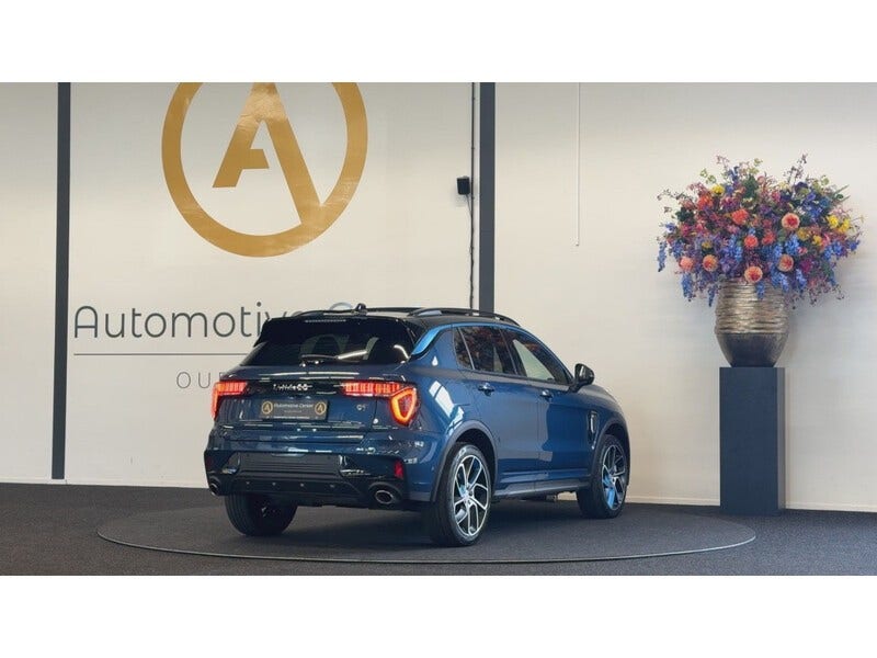 Lynk & Co 01 (2)