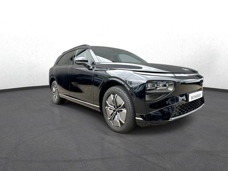 XPENG G9 (7)