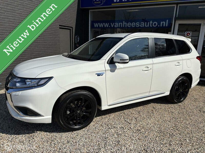Mitsubishi Outlander (2)