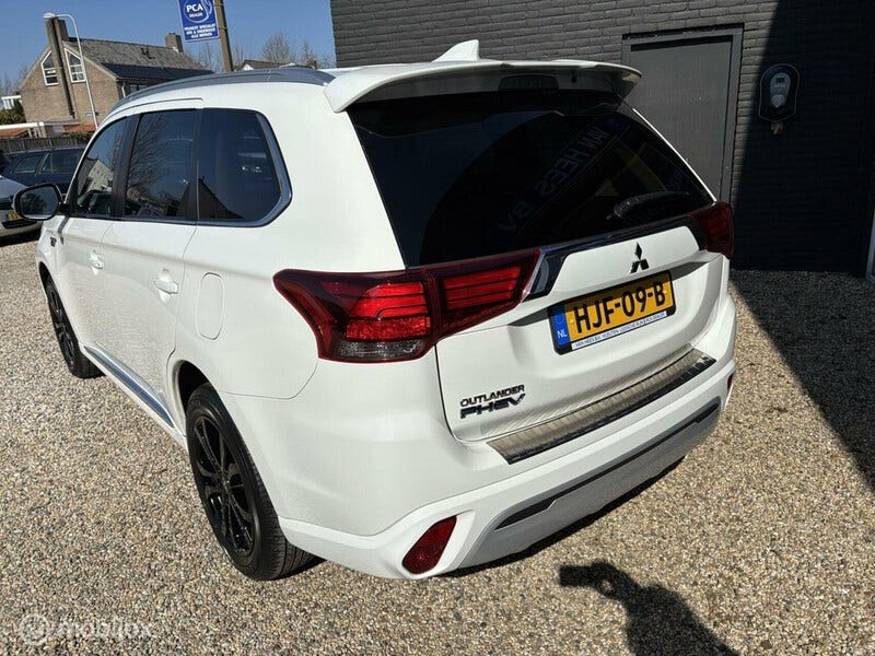 Mitsubishi Outlander (4)