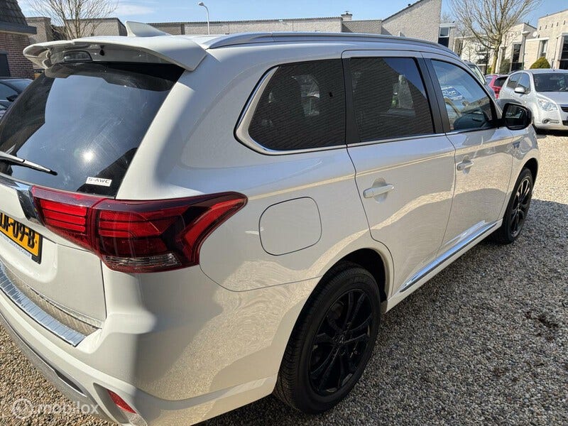Mitsubishi Outlander (5)