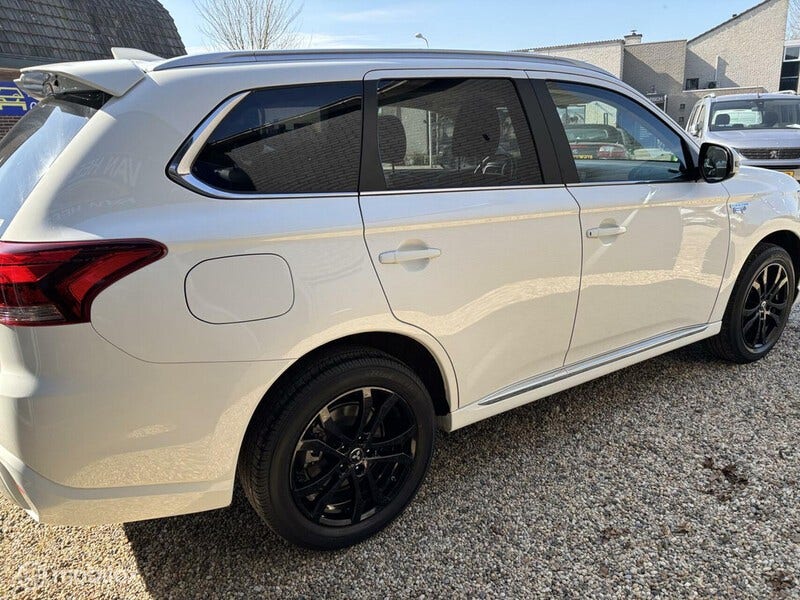 Mitsubishi Outlander (6)