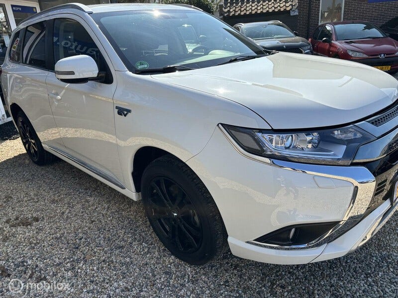 Mitsubishi Outlander (7)