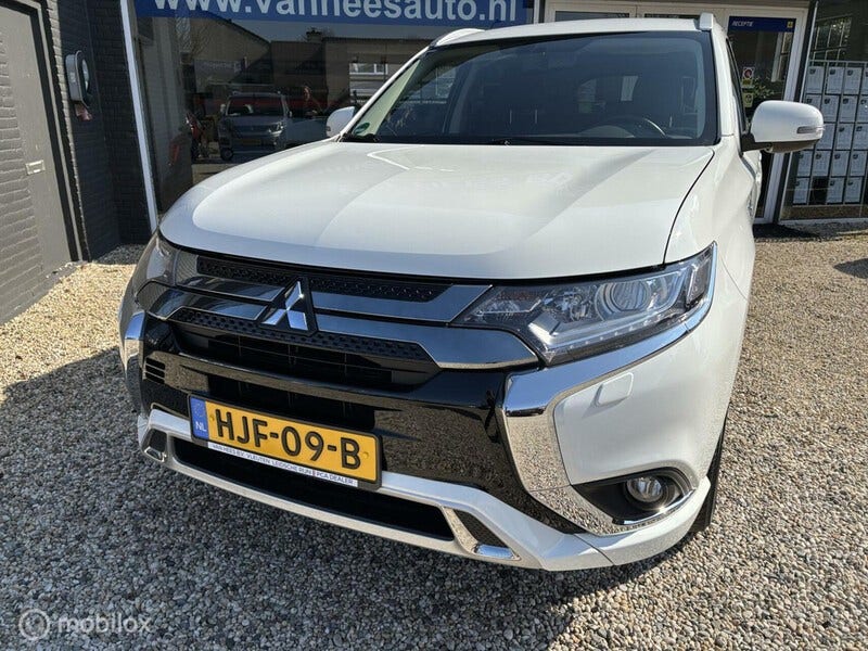 Mitsubishi Outlander (8)