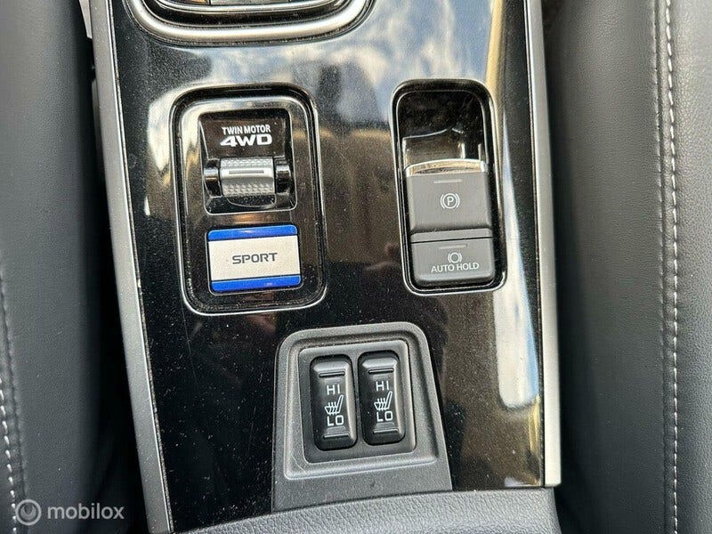 Mitsubishi Outlander (9)