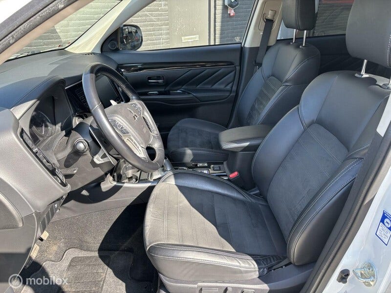 Mitsubishi Outlander (11)