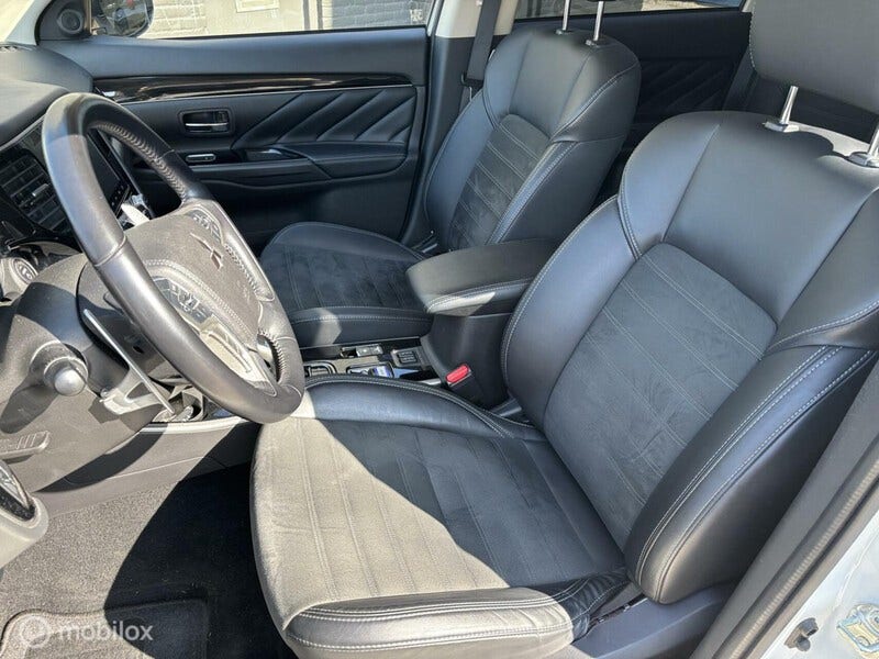Mitsubishi Outlander (12)