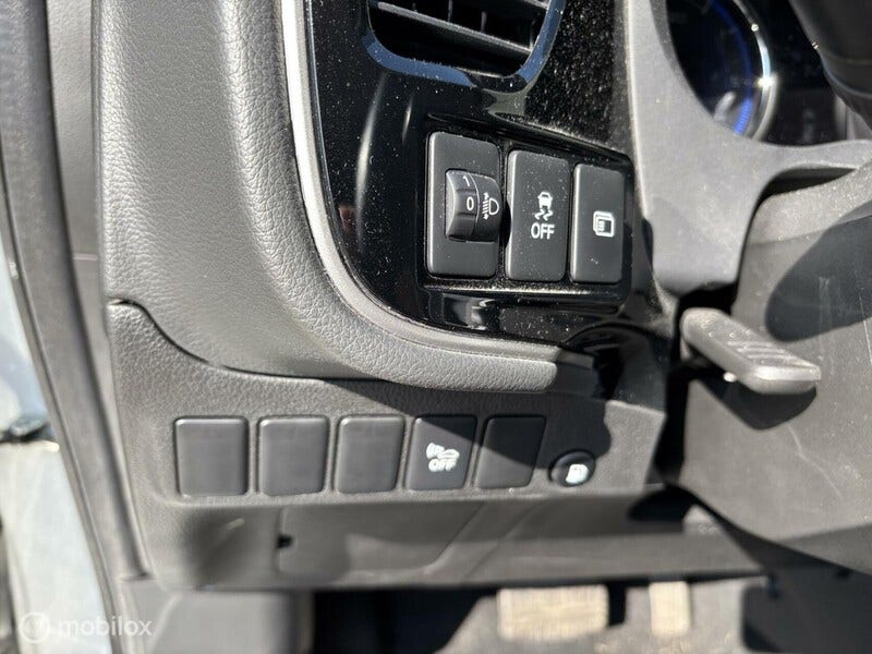Mitsubishi Outlander (16)