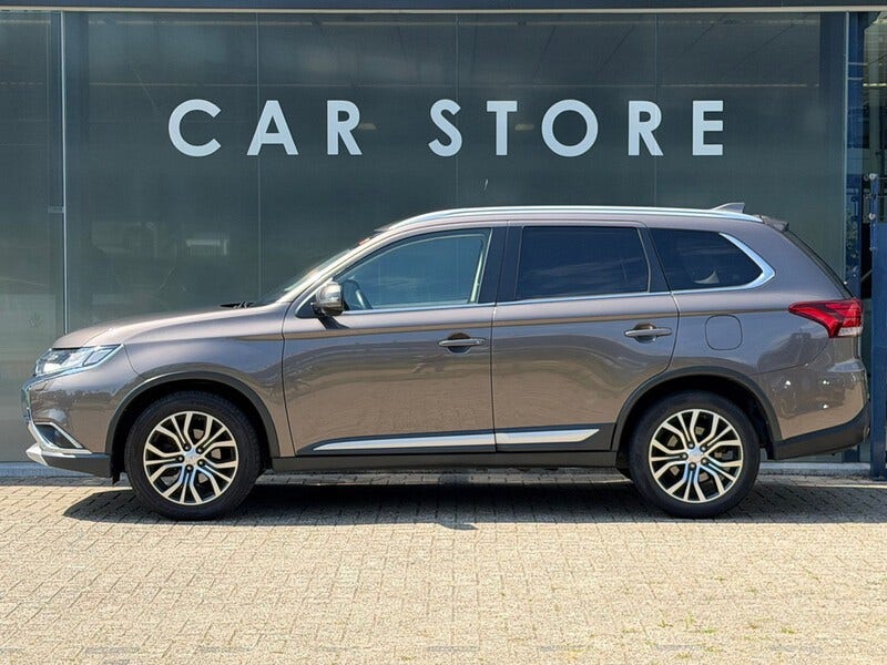 Mitsubishi Outlander (2)