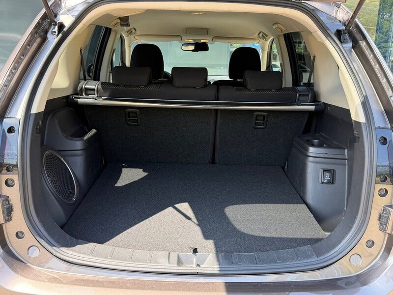 Mitsubishi Outlander (9)