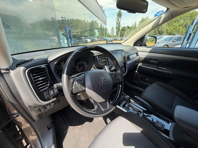 Mitsubishi Outlander (14)