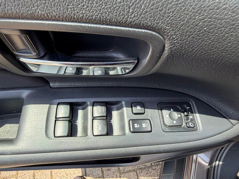 Mitsubishi Outlander (15)