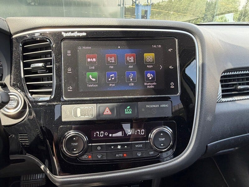 Mitsubishi Outlander (18)