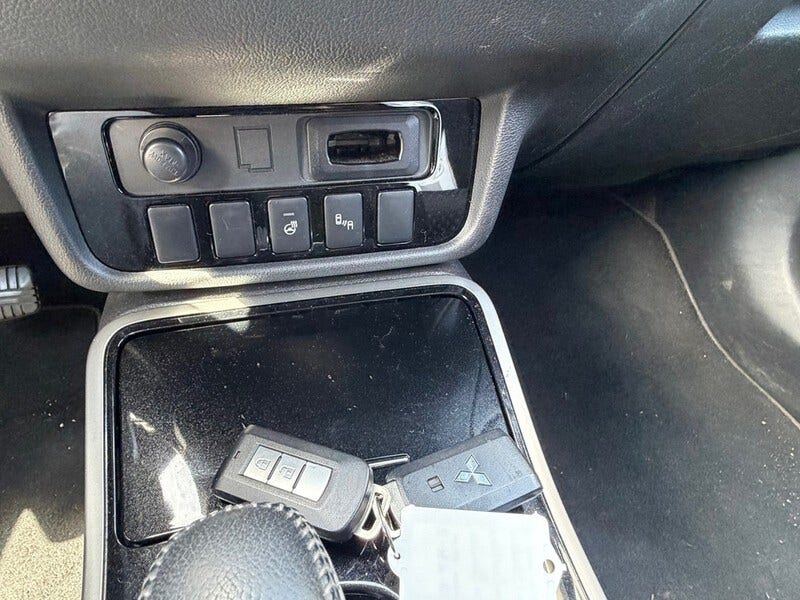 Mitsubishi Outlander (19)