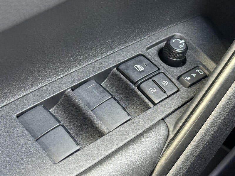 Toyota Corolla Cross (12)