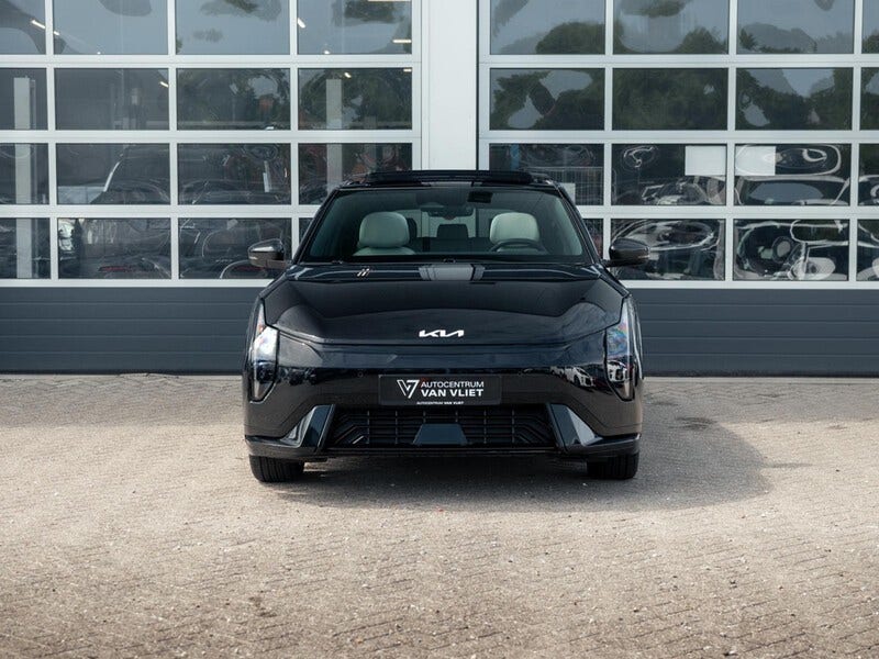 Kia EV4 (2)