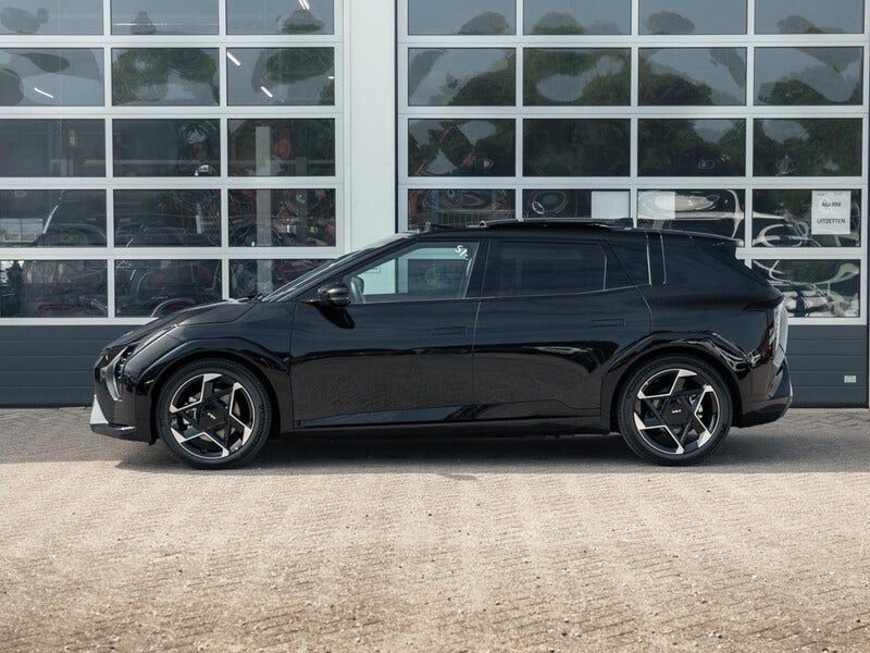 Kia EV4 (8)