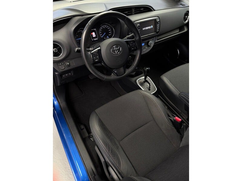 Toyota Yaris (4)