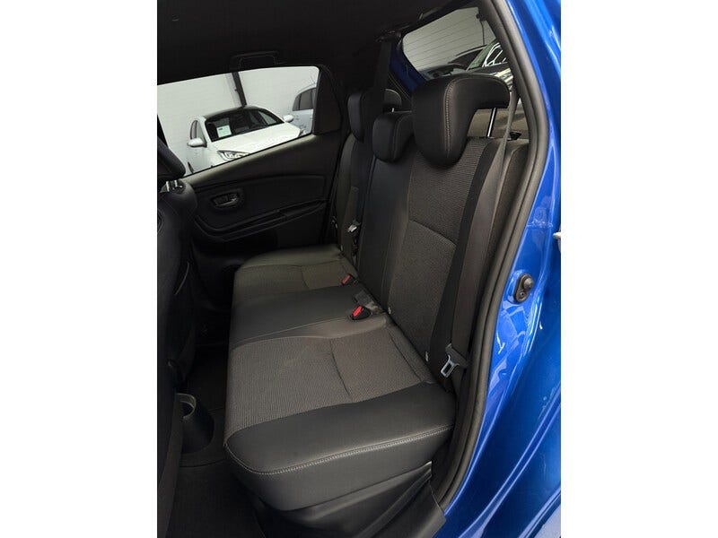 Toyota Yaris (6)