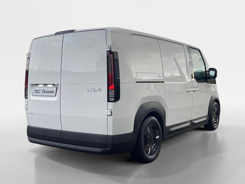 Kia PV5 (4)